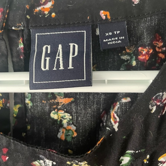 Floral top - Picture 2 of 2